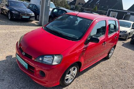 Daihatsu YRV