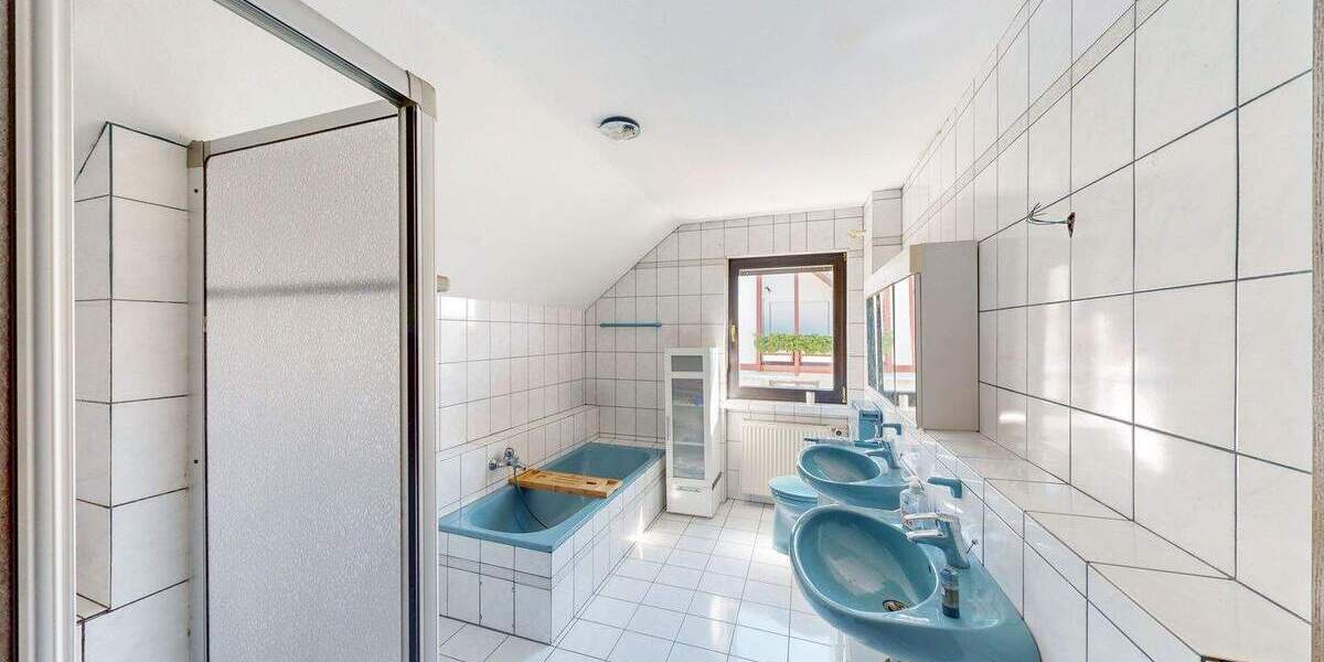 Einfamilienhaus Gemünden am Main Gemünden - 7 Zimmer, 179 m&sup2;, 300.000&euro; | Angebot:25996999