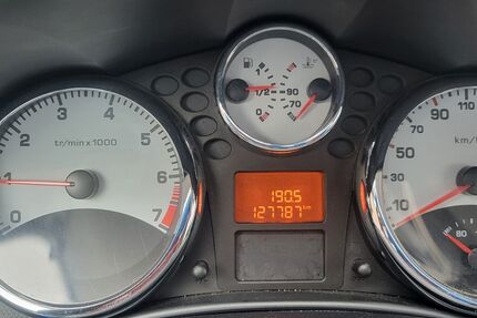 Peugeot 207 127.800 km 2.499 &euro; Winden 76872