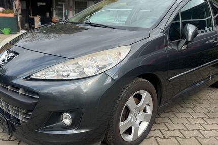 Peugeot 207 158.000 km 990 &euro; Hoppegarten Hönow 15366