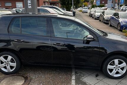 VW Golf 193.000 km 5.900 &euro; Stade 21680