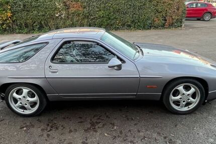 Porsche 928