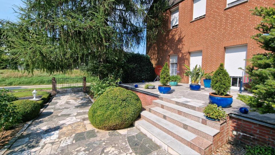 Einfamilienhaus Holzminden - 12 Zimmer, 320 m&sup2;, 2.000&euro; | Angebot:26037589