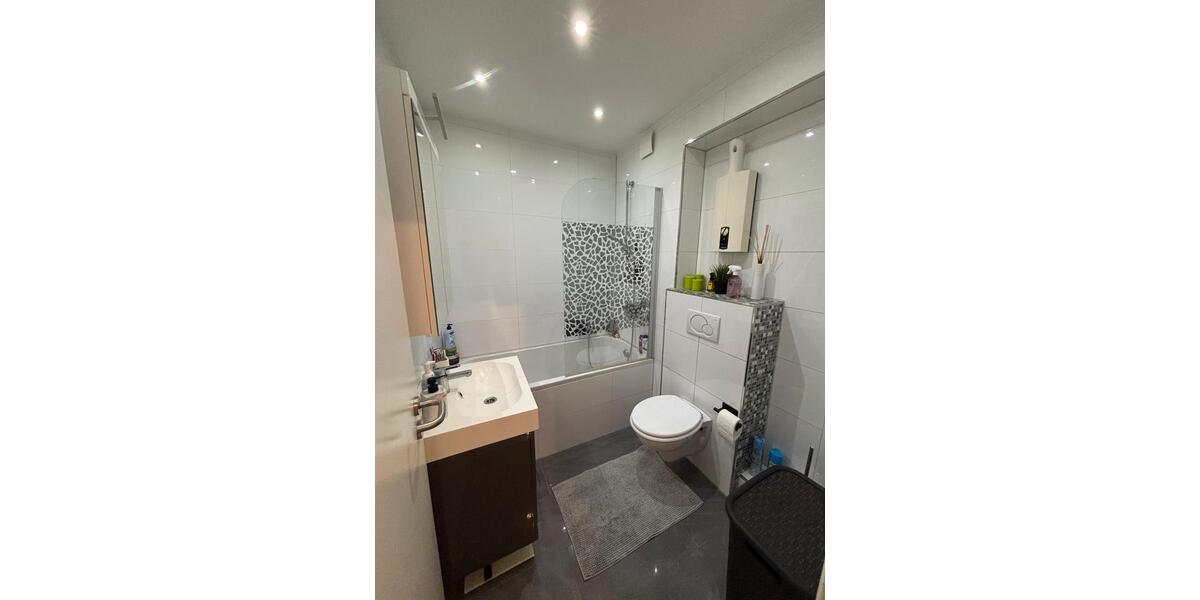 Dachgeschoßwohnung Essen Stadtbezirk VI - 3 Zimmer, 70 m&sup2;, 149.000&euro; | Angebot:25994131