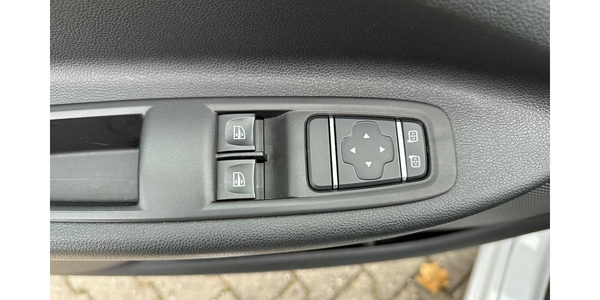 Renault ZOE Life R110 / SitzH / LenkradH / RückfahrK 50.300 km 14.890 &euro; Donauwörth 86609