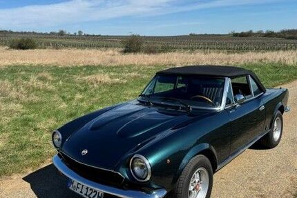 Fiat 124 Spider 15.300 km 15.400 &euro; München 80333