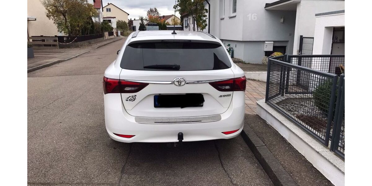 Toyota Avensis 116.000 km 13.300 € HEIDENHEIM AN DER BRENZ 89520