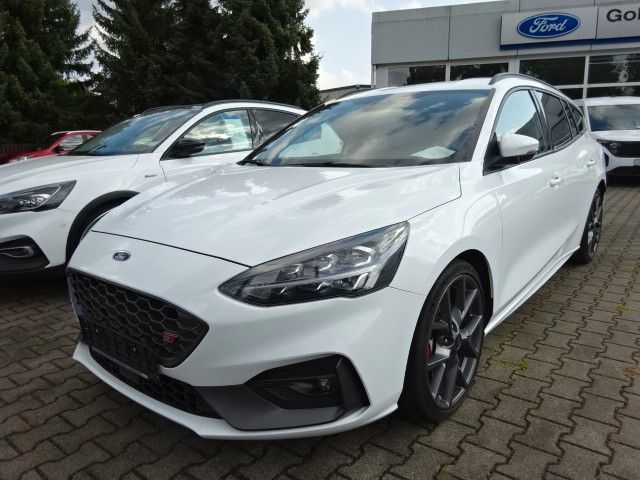 Ford Focus 35.541 km 26.995 € Oberlungwitz 09353