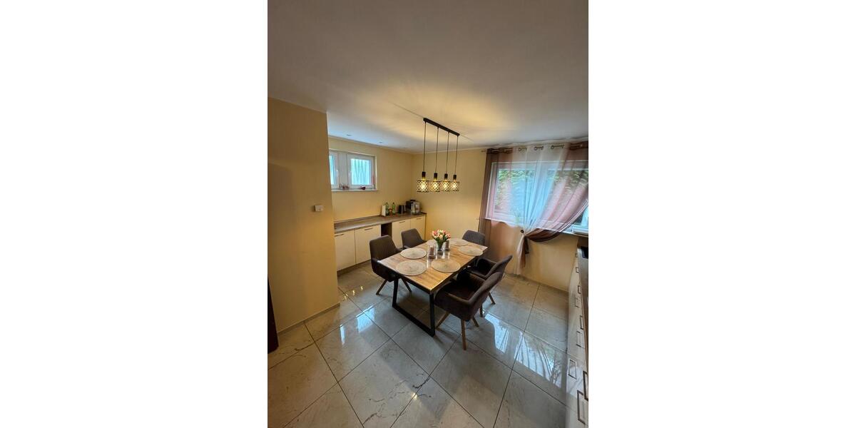 Einfamilienhaus Lebach - 9 Zimmer, 335 m&sup2;, 349.900&euro; | Angebot:27010142