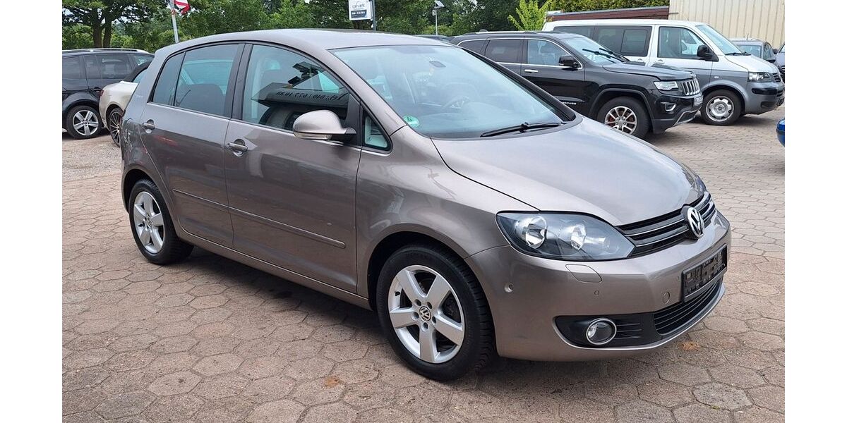 VW Golf 147.732 km 8.299 &euro; Stapelfeld 22145