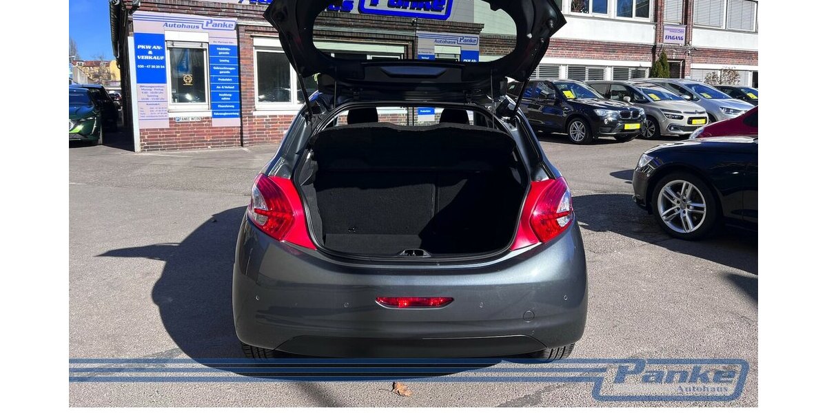 Peugeot 208 Style 1.2*SHZ*5trg*PDC*Klima*Blueto*Tempo* 73.611 km 7.980 &euro; Berlin 13187