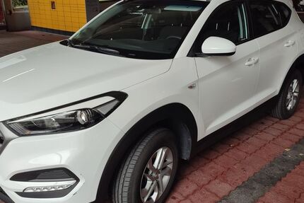 Hyundai TUCSON 35.000 km 17.700 € Stuttgart 70191