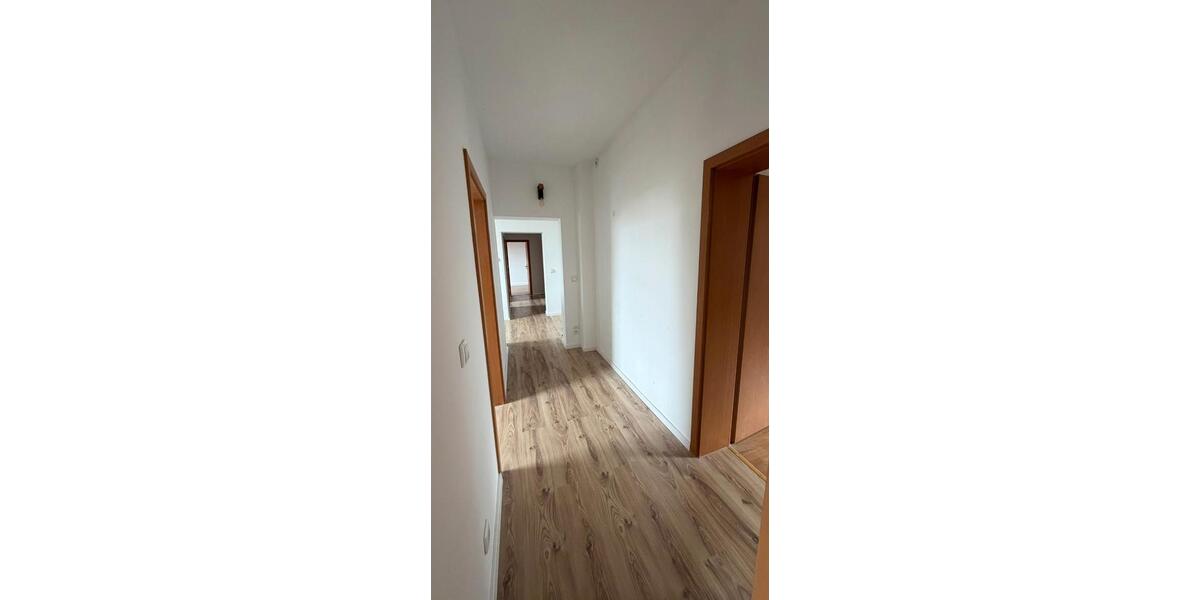 Etagenwohnung Arzberg - 5 Zimmer, 100 m&sup2;, 700&euro; | Angebot:26185124