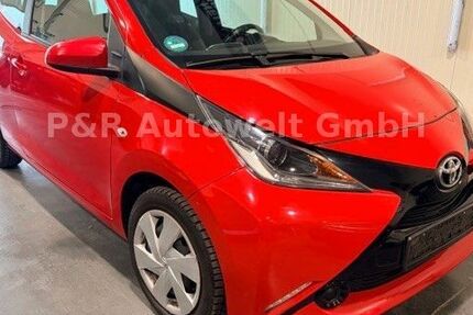 Toyota Aygo (X) 98.000 km 6.700 &euro; Berlin 13581