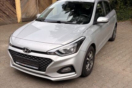 Hyundai i20 90.685 km 9.499 &euro; Bochum 44807