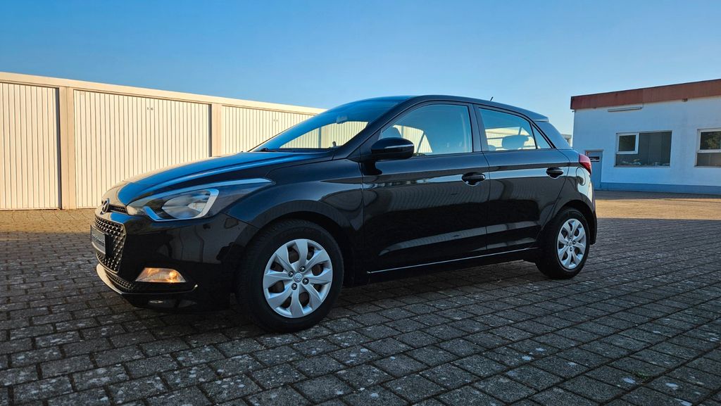Hyundai i20 100.000 km 5.800 &euro; Kenzingen 79341
