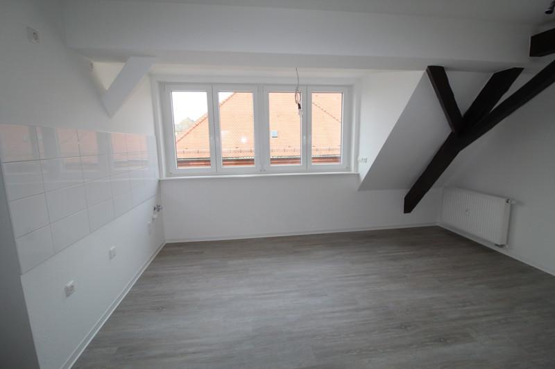 Perfekt für Singles - kleine DG-Wohnung mit Balkon und Fassadenvollwärmeschutz 1 zimmer