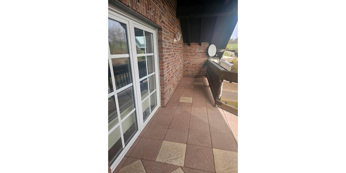 Dachgeschoßwohnung Hennef (Sieg) - 2 Zimmer, 85 m&sup2;, 980&euro; | Angebot:25410222