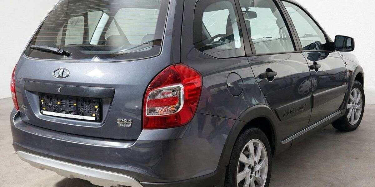 Lada Kalina 116.000 km 5.999 &euro; Torgau 04860