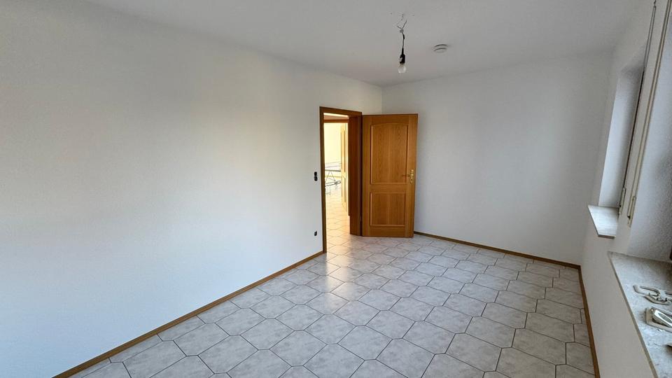 Erdgeschoßwohnung Steinau an der Straße - 2 Zimmer, 85 m&sup2;, 690&euro; | Angebot:25570225