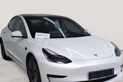 Tesla Model 3 46.982 km 25.190 &euro; Fernwald-Steinbach 35463