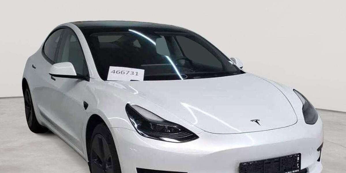 Tesla Model 3 46.982 km 25.190 &euro; Fernwald-Steinbach 35463