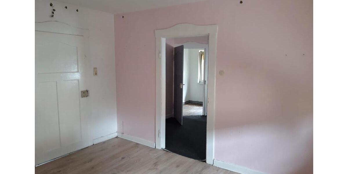 Einfamilienhaus Völklingen - 7 Zimmer, 120 m&sup2;, 85.000&euro; | Angebot:27135159