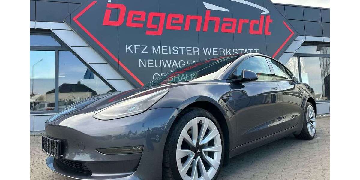 Tesla Model 3 22.961 km 27.990 &euro; Mönchhagen 18182