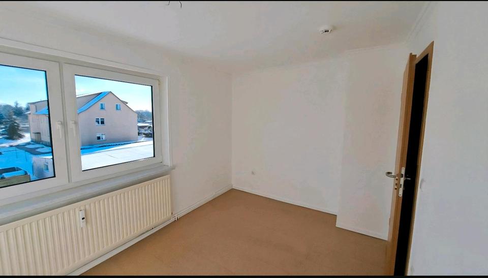 Dachgeschoßwohnung Lützow - 4 Zimmer, 78 m&sup2;, 835&euro; | Angebot:25793643