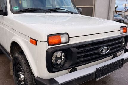 Lada Niva 23.800 km 14.880 &euro; Limeshain 63694