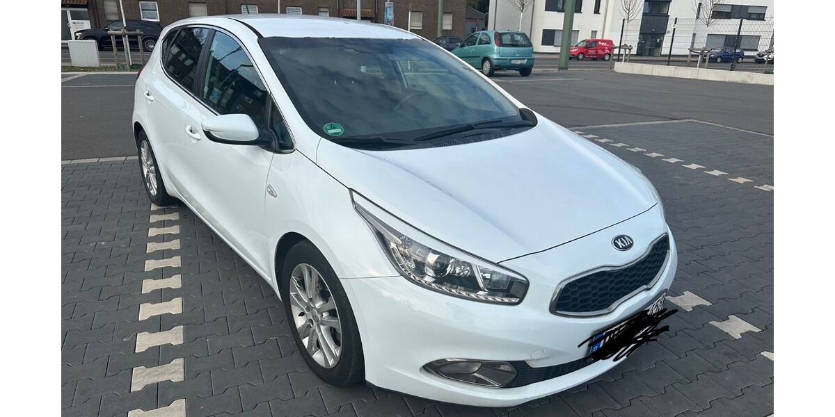 Kia ceed / Ceed 69.000 km 9.880 &euro; Duisburg 47138