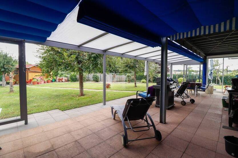 Traumhaftes Einfamilienhaus mit großem Grundstück und Bauplatz in Top-Lage von Oberderdingen
