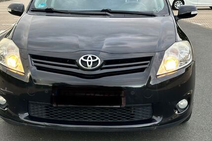 Toyota Auris 179.860 km 4.799 &euro; Siegen 57080