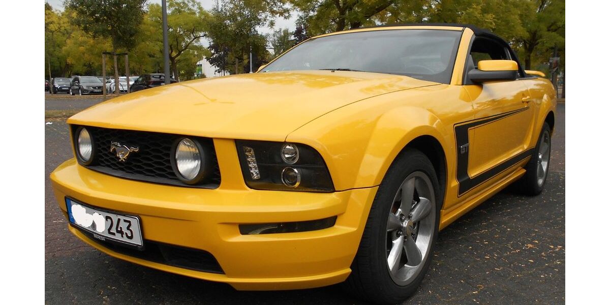 Ford Mustang 250.000 km 12.900 &euro; Leichlingen 42799