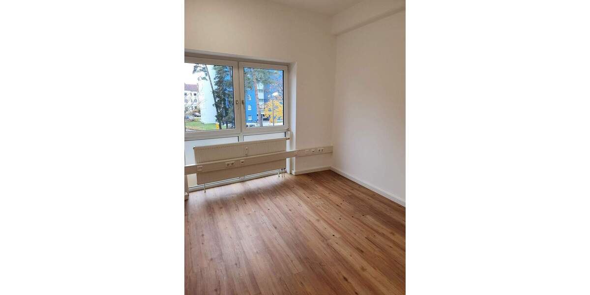 Gewerbeobjekt Waldkraiburg - 5 Zimmer, 126 m&sup2;, 995&euro; | Angebot:26616566