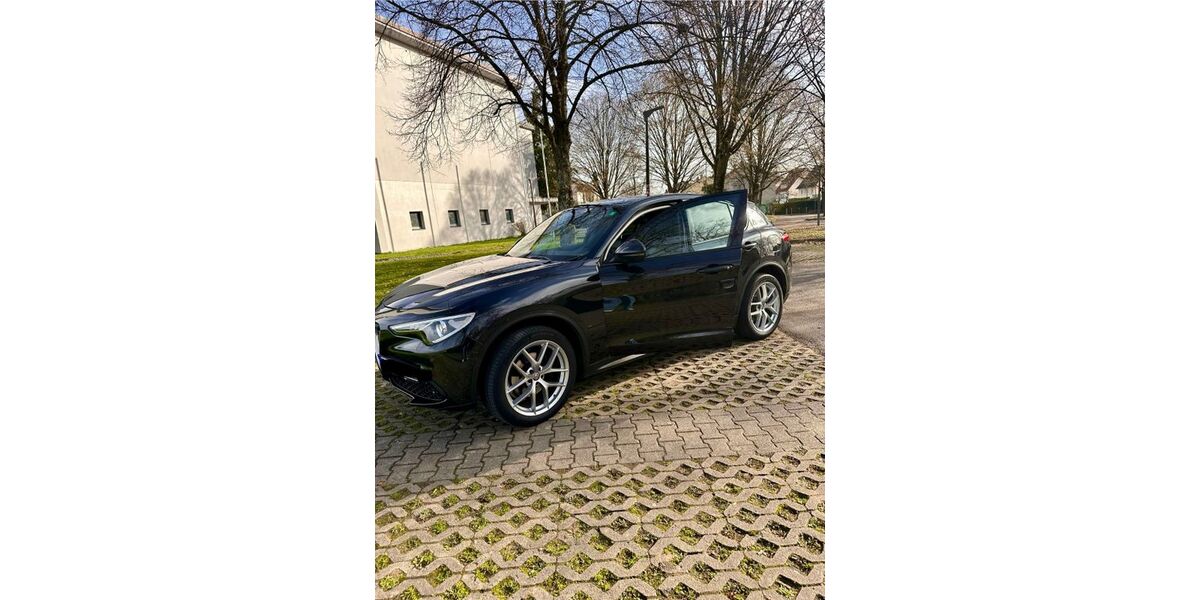 Alfa Romeo Stelvio 103.000 km 19.900 &euro; Göppingen 73033