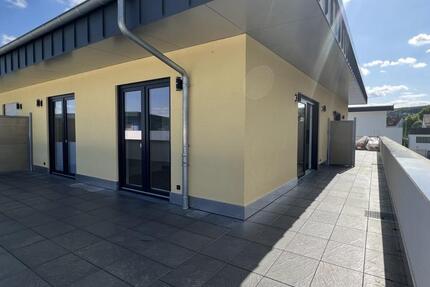 Neuwertige 2-Zi. Penthousewohnung mit Dachterrasse 2 zimmer