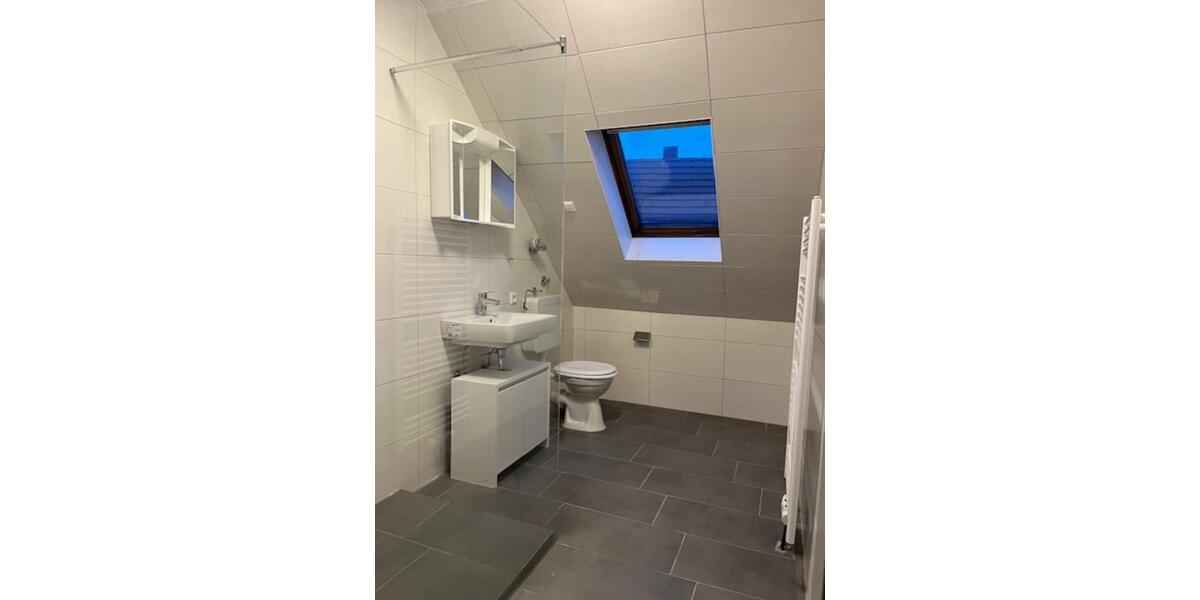 Dachgeschoßwohnung Eppelheim - 3 Zimmer, 84 m&sup2;, 1.350&euro; | Angebot:25547172