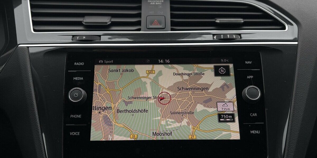 VW Tiguan 1.5 TSI RLine ACC/NAVI/AHK/SHZ/LED/1.HAND 73.187 km 25.800 &euro; Villingen-Schwenningen 78054