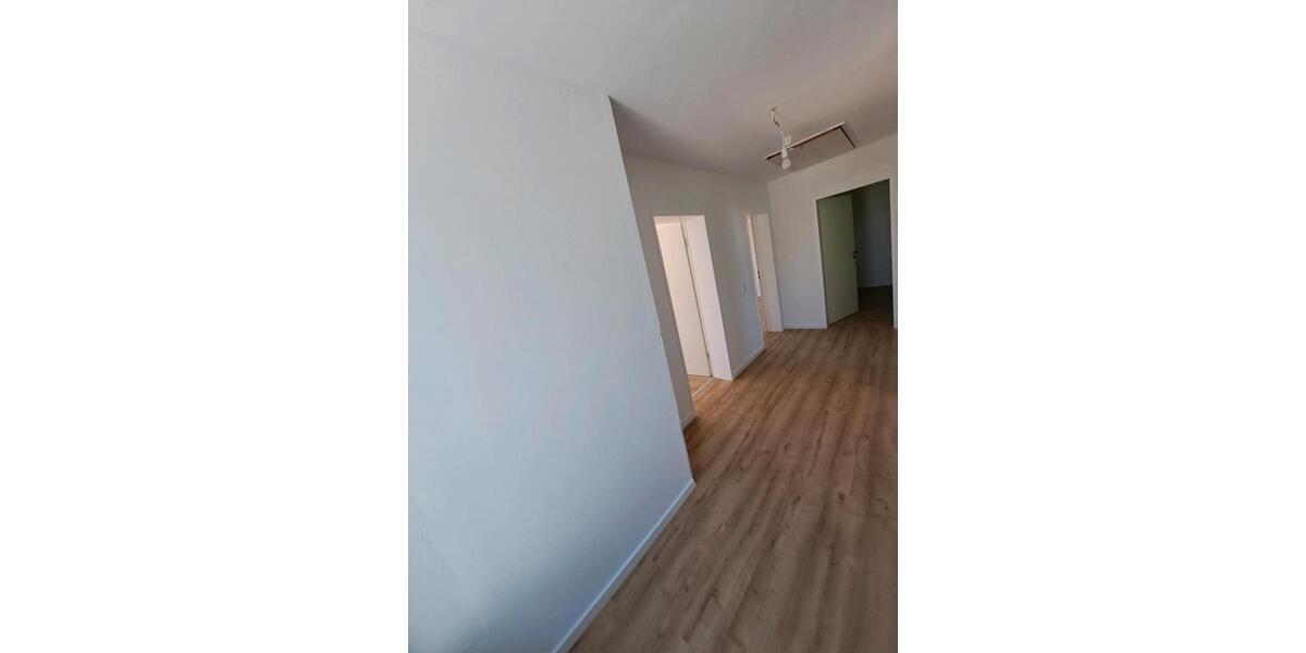 Bungalow Landau in der Pfalz - 8 Zimmer, 219 m&sup2;, 2.750&euro; | Angebot:26445773