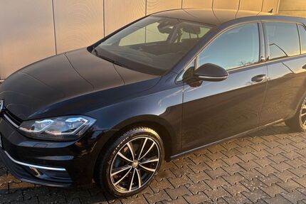 VW Golf 129.300 km 15.500 &euro; Waldbüttelbrunn 97297