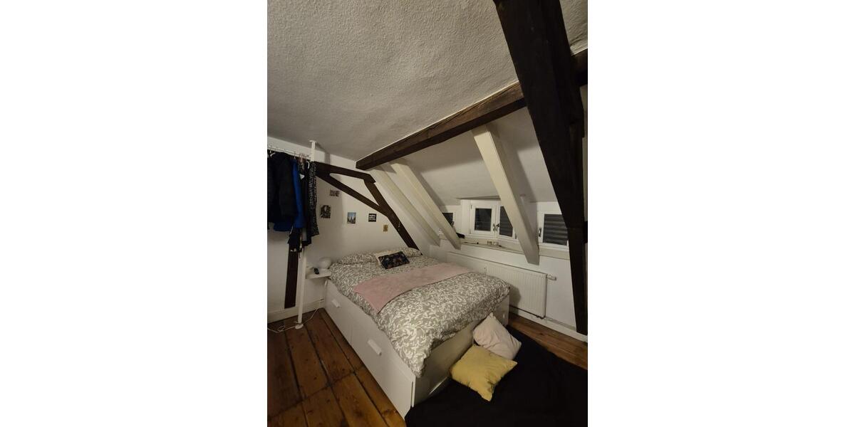 Dachgeschoßwohnung Kaiserslautern Betzenberg - 4 Zimmer, 16 m&sup2;, 365&euro; | Angebot:26448933