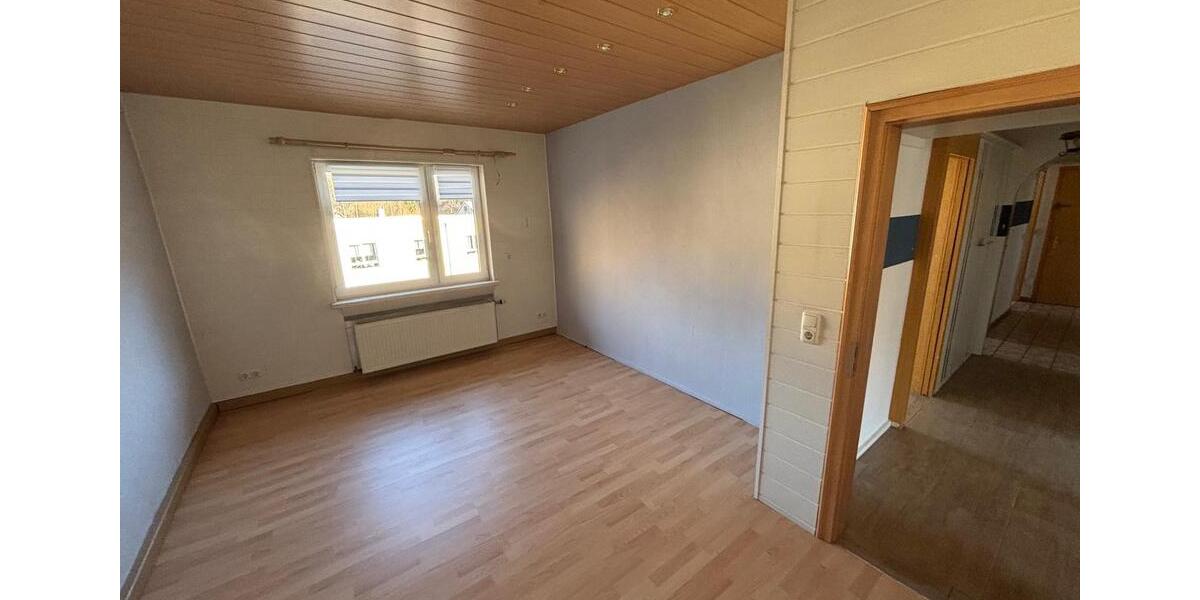 Etagenwohnung Gräfenthal - 3 Zimmer, 65 m&sup2;, 380&euro; | Angebot:26432391