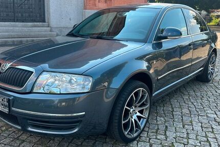 Skoda Superb 209.000 km 1.499 &euro; Dresden 01097