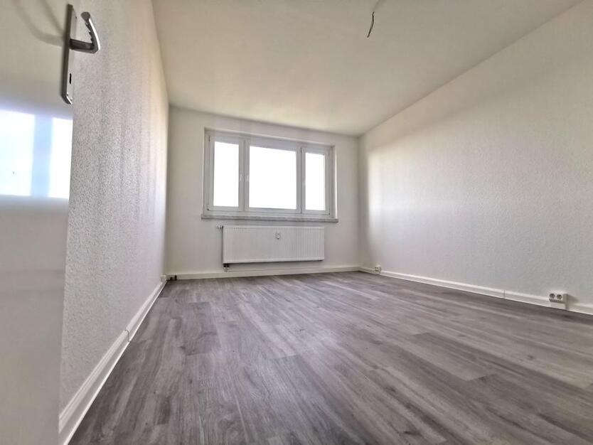 Hoch oben wohnen zum kleinen Mietpreis zimmer