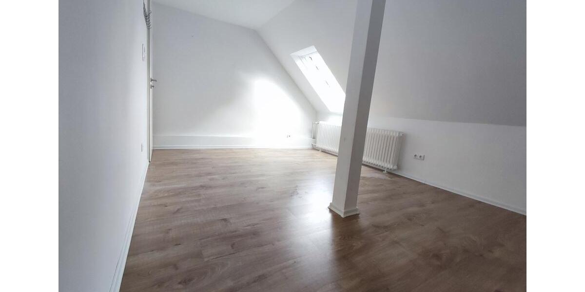 Dachgeschoßwohnung Bamberg Gereuth - 1 Zimmer, 12 m&sup2;, 260&euro; | Angebot:26337854