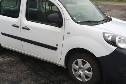 Renault Kangoo E-TECH 18.200 km 6.900 € Ludwigsburg 71636
