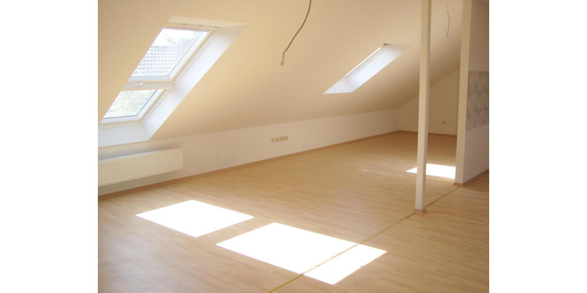 ObjNr:16134 - Traumwohnung in einem Dreifamilienhaus mit einem Tageslichtbad und Stellplatz 2.5 zimmer