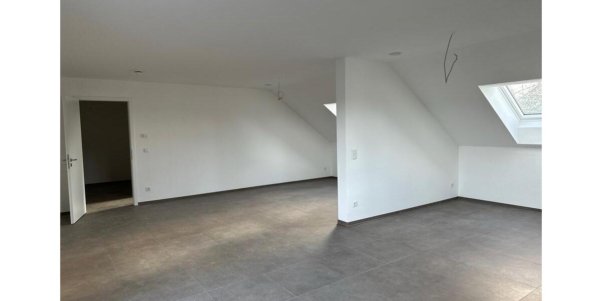 Dachgeschoßwohnung Borchen - 2.5 Zimmer, 89 m&sup2;, 1.150&euro; | Angebot:26311854