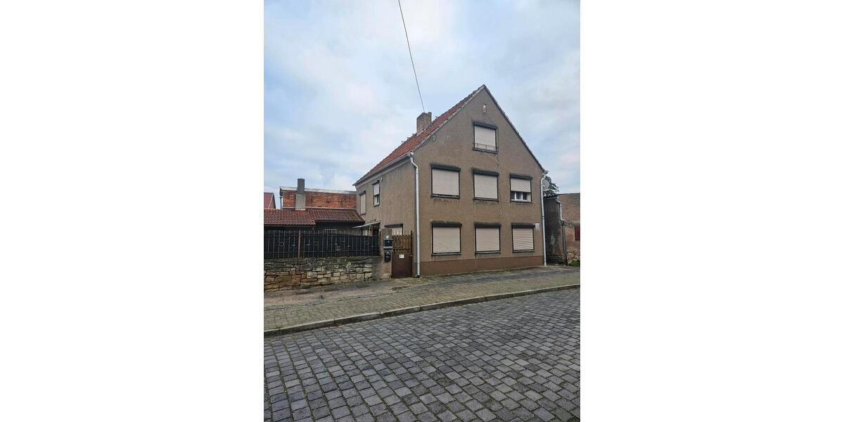 Renovierungsbedürftiges Haus zu Verkaufen 6 zimmer